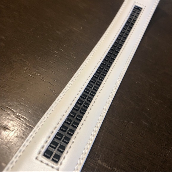 Men’s White Rachet-style belt - Picture 5 of 8